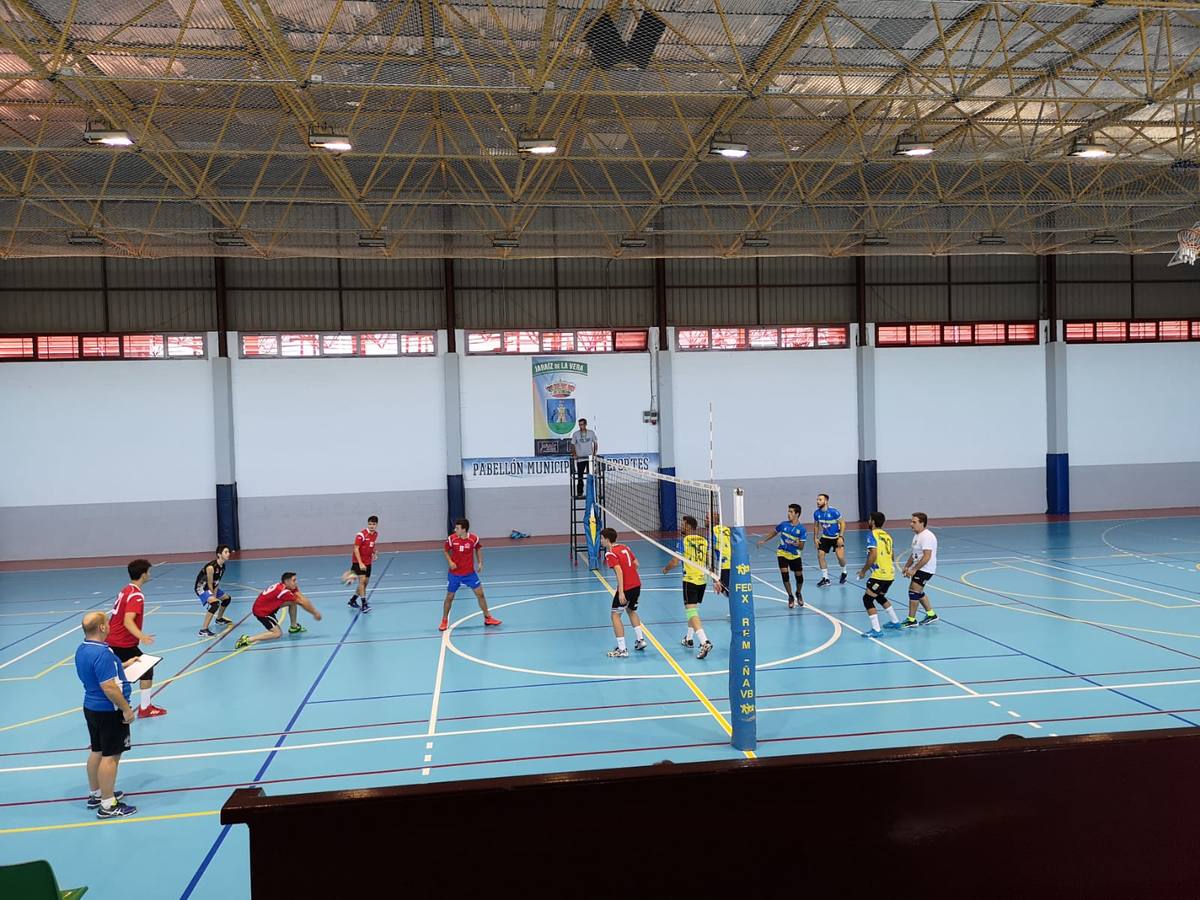 Los equipos del Voleibol Jaraíz visitan Talavera de Reina