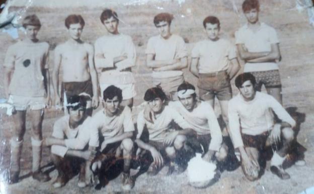 El equipo de 'Los once leones' del barrio de Los Mártires donde Pepe fue forjando, de muy joven, su afición por el fútbol, antes de jugar en el primer equipo del Vasco Núñez.