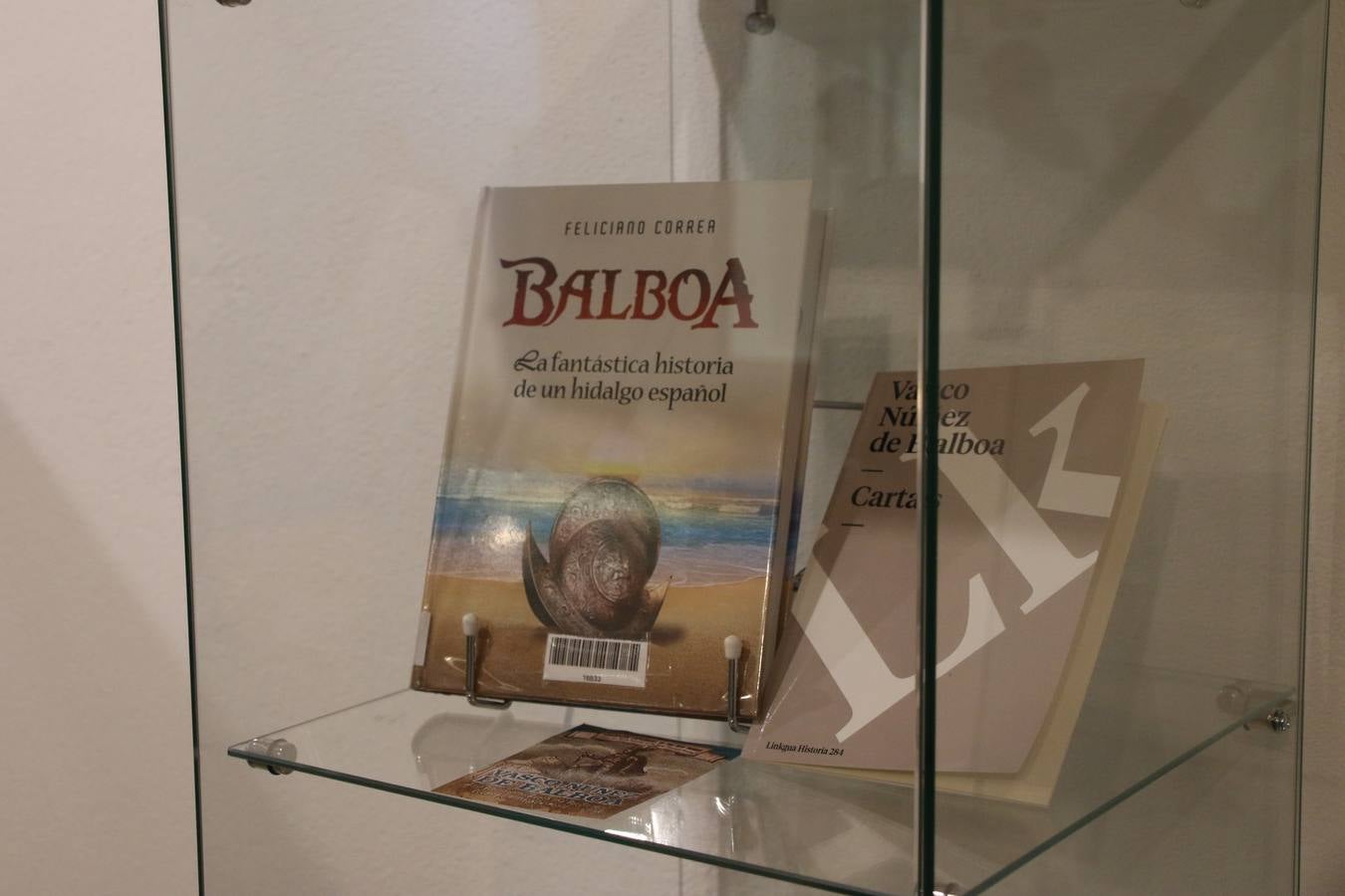 La Casa-Museo Vasco Núñez de Balboa reabrió, ayer, sus puertas con motivo del V Centenario de la muerte del ilustre explorador, gobernante y conquistador jerezano. Virginia Borrallo, alcaldesa del municipio, y Antonio Torrado, miembro de la oficina de turismo, destacaron que esta reapertura se debe a que la Casa-Museo necesitaba «llenarse de contenido y ampliar su colección de enseres». La cita se convirtió, junto con la presentación del cupón de la ONCE el pasado 10 de enero, en el prólogo de una programación de actividades que se desarrollará durante el mes de febrero.