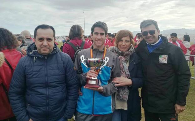 Con amigos jerezanos que le apoyaron. 