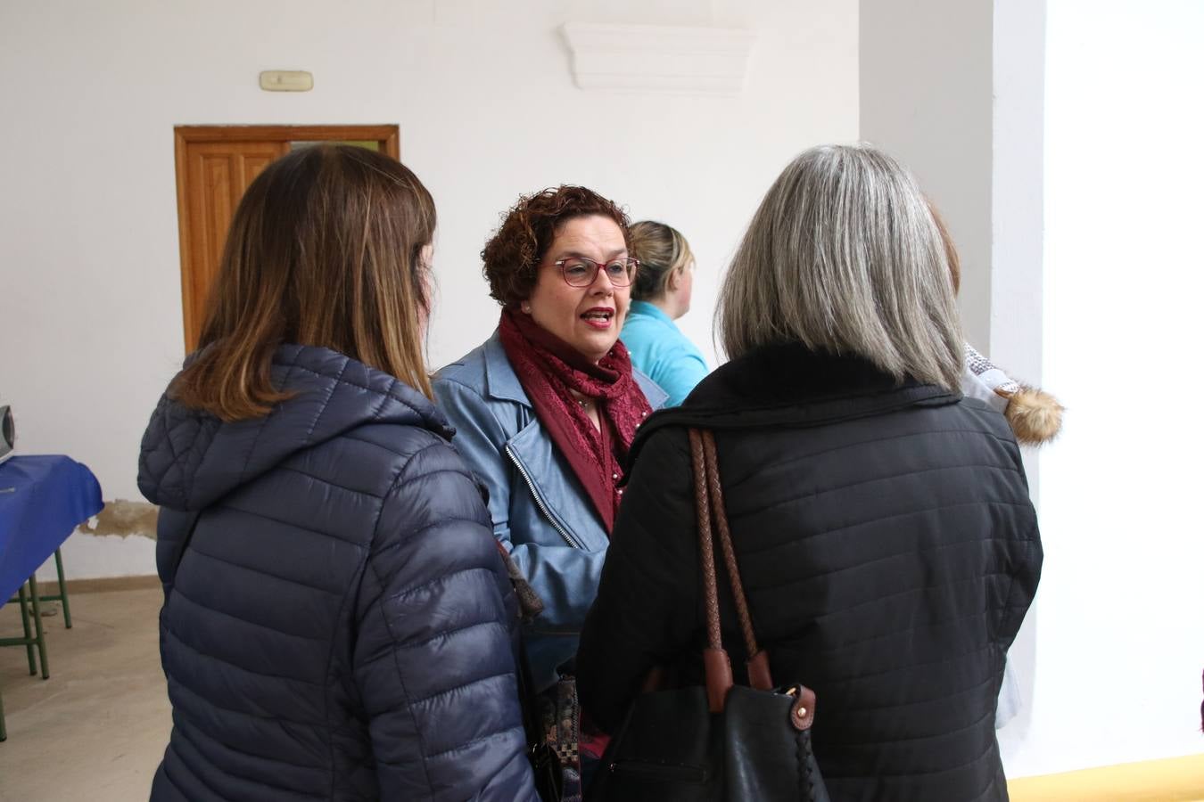La Asociación de Mujeres Progresistas 'Felisa Tanco' inauguró, ayer, la exposición fotográfica 'Abuelas en movimiento. Instinto vital', enmarcada en los actos conmemorativos del Día Internacional de la Mujer, que se celebra hoy. Una exposición que tiene como objetivo poner en valor el papel que las abuelas juegan en la actualidad y la aportación que está teniendo en la sociedad y en la familia.