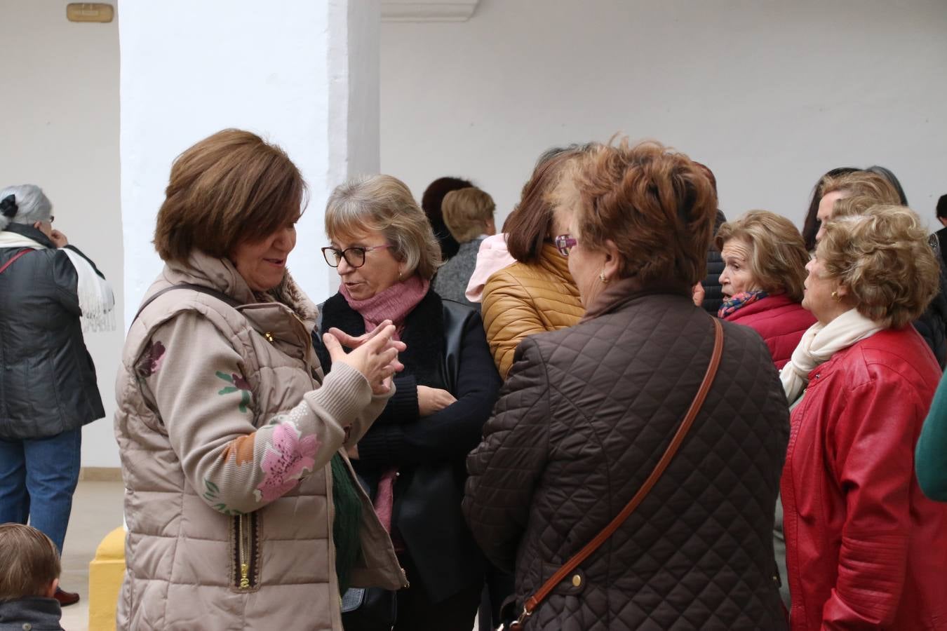 La Asociación de Mujeres Progresistas 'Felisa Tanco' inauguró, ayer, la exposición fotográfica 'Abuelas en movimiento. Instinto vital', enmarcada en los actos conmemorativos del Día Internacional de la Mujer, que se celebra hoy. Una exposición que tiene como objetivo poner en valor el papel que las abuelas juegan en la actualidad y la aportación que está teniendo en la sociedad y en la familia.