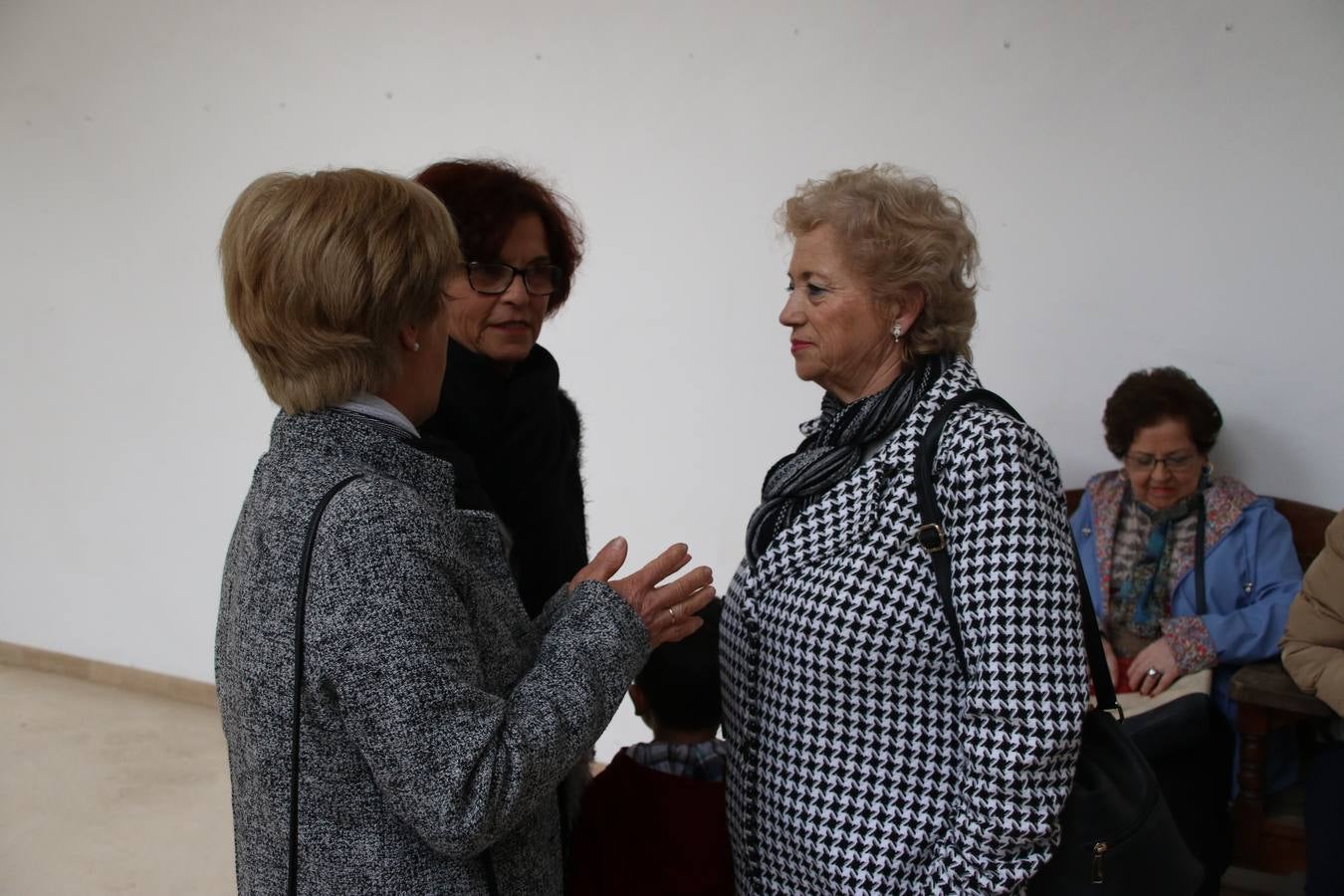 La Asociación de Mujeres Progresistas 'Felisa Tanco' inauguró, ayer, la exposición fotográfica 'Abuelas en movimiento. Instinto vital', enmarcada en los actos conmemorativos del Día Internacional de la Mujer, que se celebra hoy. Una exposición que tiene como objetivo poner en valor el papel que las abuelas juegan en la actualidad y la aportación que está teniendo en la sociedad y en la familia.
