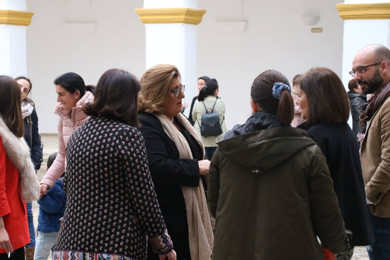 La Asociación de Mujeres Progresistas 'Felisa Tanco' inauguró, ayer, la exposición fotográfica 'Abuelas en movimiento. Instinto vital', enmarcada en los actos conmemorativos del Día Internacional de la Mujer, que se celebra hoy. Una exposición que tiene como objetivo poner en valor el papel que las abuelas juegan en la actualidad y la aportación que está teniendo en la sociedad y en la familia.