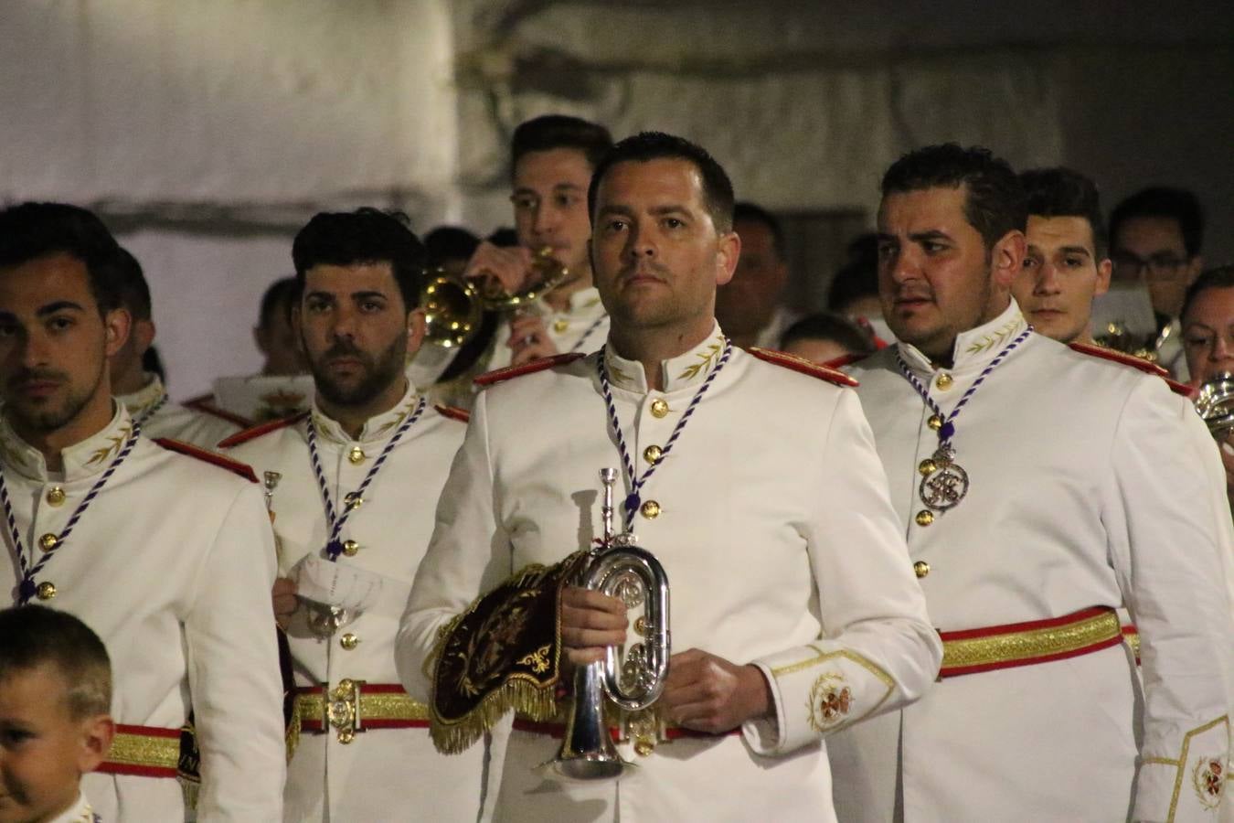 La Banda de Cornetas y Tambores 'Nuestra Señora del Rosario' (Los Catalinos) de Jerez de los Caballeros ofreció, ayer, un concierto en el Llano de los Mártires. La cita se enmarca en los actos organizados por la Pontificia y Real Cofradía del Señor Coronado de Espinas, Santísimo Cristo de la Flagelación y María Santísima de la Amargura con motivo del 245 aniversario de su fundación.