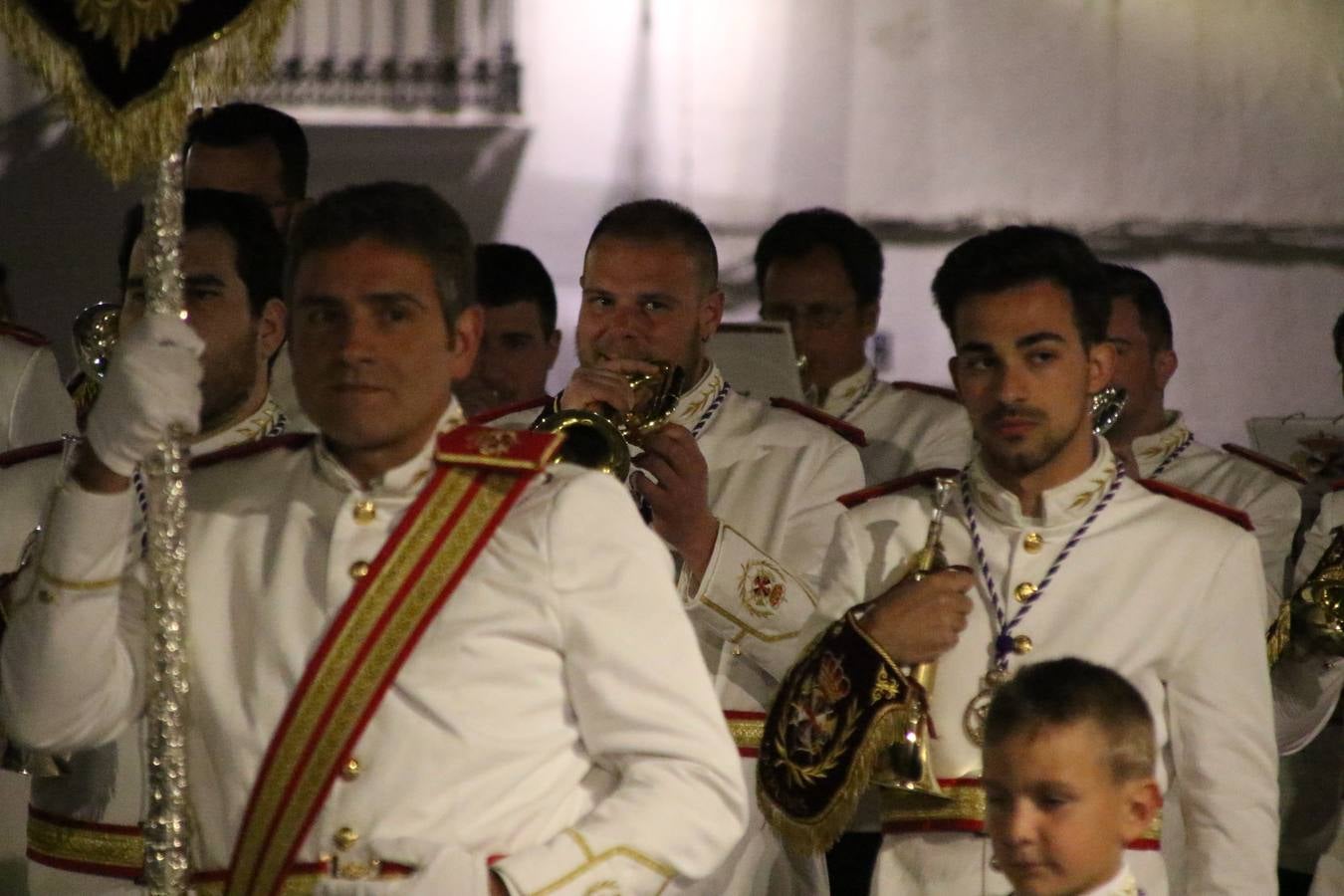 La Banda de Cornetas y Tambores 'Nuestra Señora del Rosario' (Los Catalinos) de Jerez de los Caballeros ofreció, ayer, un concierto en el Llano de los Mártires. La cita se enmarca en los actos organizados por la Pontificia y Real Cofradía del Señor Coronado de Espinas, Santísimo Cristo de la Flagelación y María Santísima de la Amargura con motivo del 245 aniversario de su fundación.