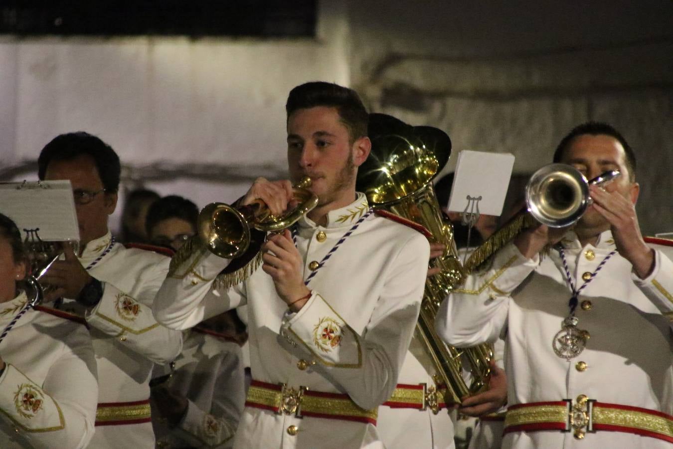 La Banda de Cornetas y Tambores 'Nuestra Señora del Rosario' (Los Catalinos) de Jerez de los Caballeros ofreció, ayer, un concierto en el Llano de los Mártires. La cita se enmarca en los actos organizados por la Pontificia y Real Cofradía del Señor Coronado de Espinas, Santísimo Cristo de la Flagelación y María Santísima de la Amargura con motivo del 245 aniversario de su fundación.