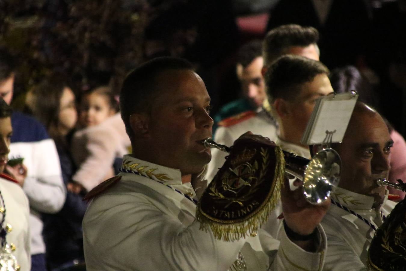 La Banda de Cornetas y Tambores 'Nuestra Señora del Rosario' (Los Catalinos) de Jerez de los Caballeros ofreció, ayer, un concierto en el Llano de los Mártires. La cita se enmarca en los actos organizados por la Pontificia y Real Cofradía del Señor Coronado de Espinas, Santísimo Cristo de la Flagelación y María Santísima de la Amargura con motivo del 245 aniversario de su fundación.