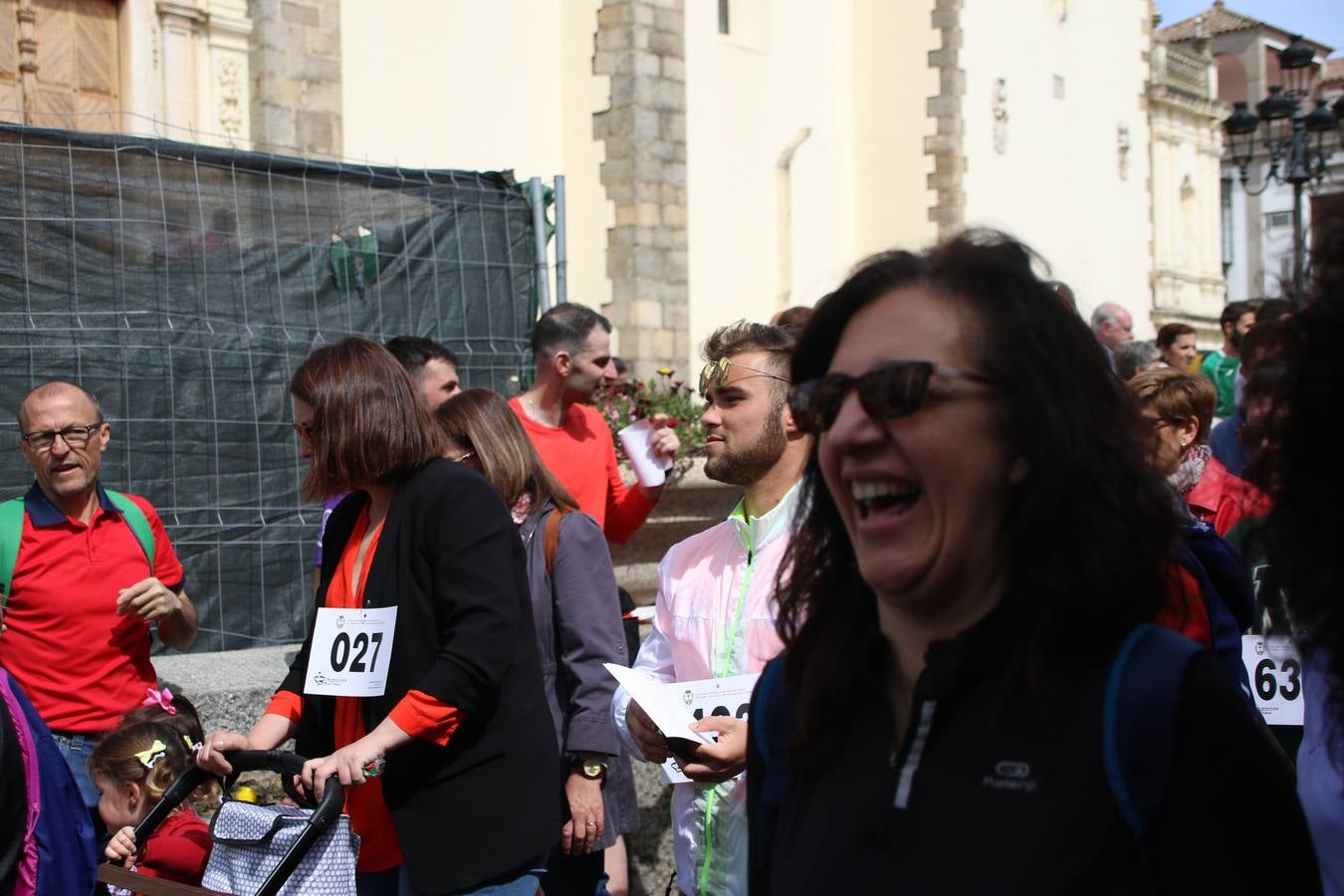 Jerez de los Caballeros celebró, ayer, la IX Carrera y Caminata Solidaria, organizada por la Junta de Cofradías de la Semana Santa Jerezana. La solidaridad y el deporte lograron recaudar 866 euros que irán destinados a Cáritas en Jerez.