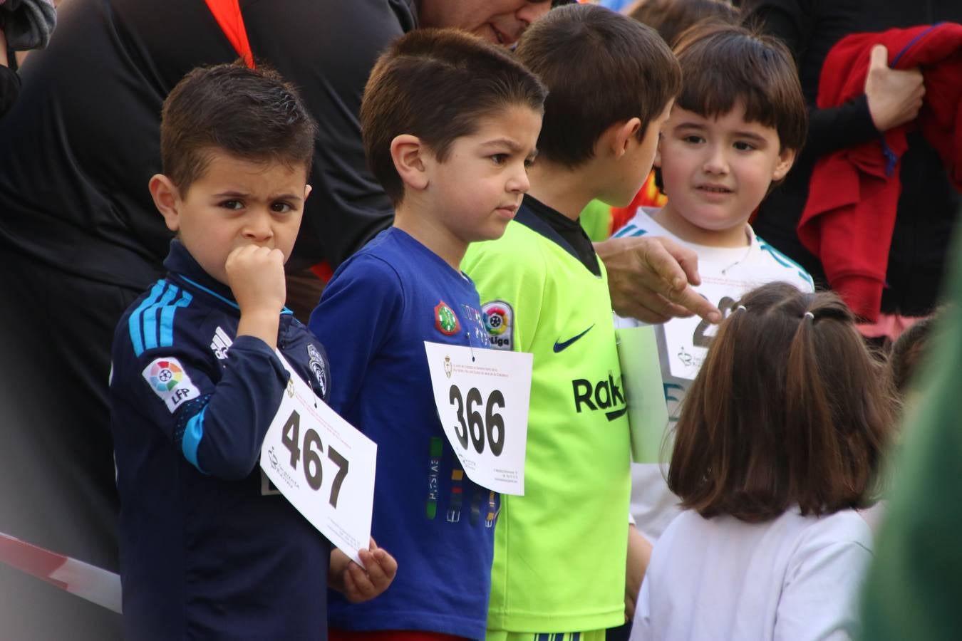 Jerez de los Caballeros celebró, ayer, la IX Carrera y Caminata Solidaria, organizada por la Junta de Cofradías de la Semana Santa Jerezana. La solidaridad y el deporte lograron recaudar 866 euros que irán destinados a Cáritas en Jerez.