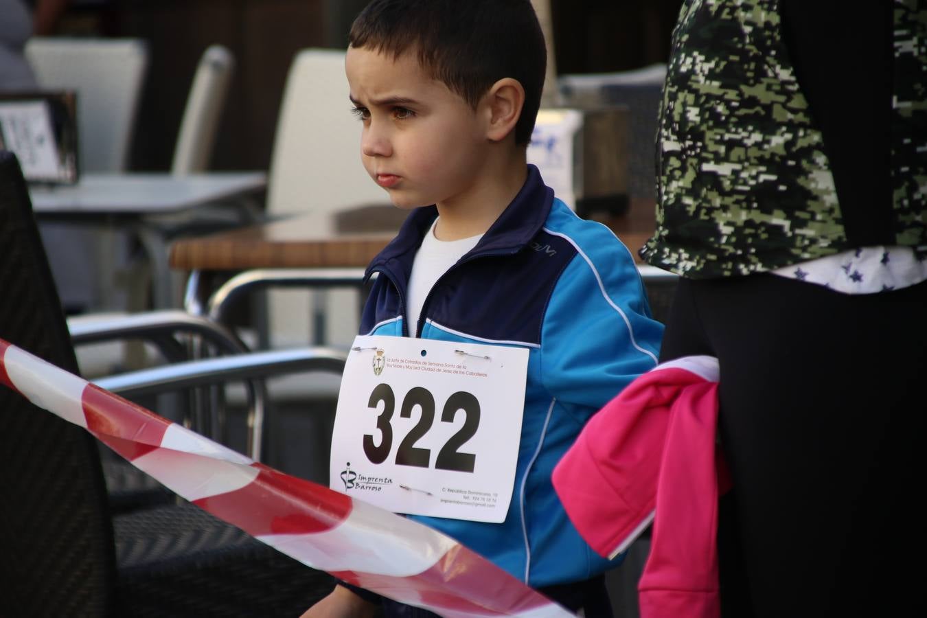 Jerez de los Caballeros celebró, ayer, la IX Carrera y Caminata Solidaria, organizada por la Junta de Cofradías de la Semana Santa Jerezana. La solidaridad y el deporte lograron recaudar 866 euros que irán destinados a Cáritas en Jerez.