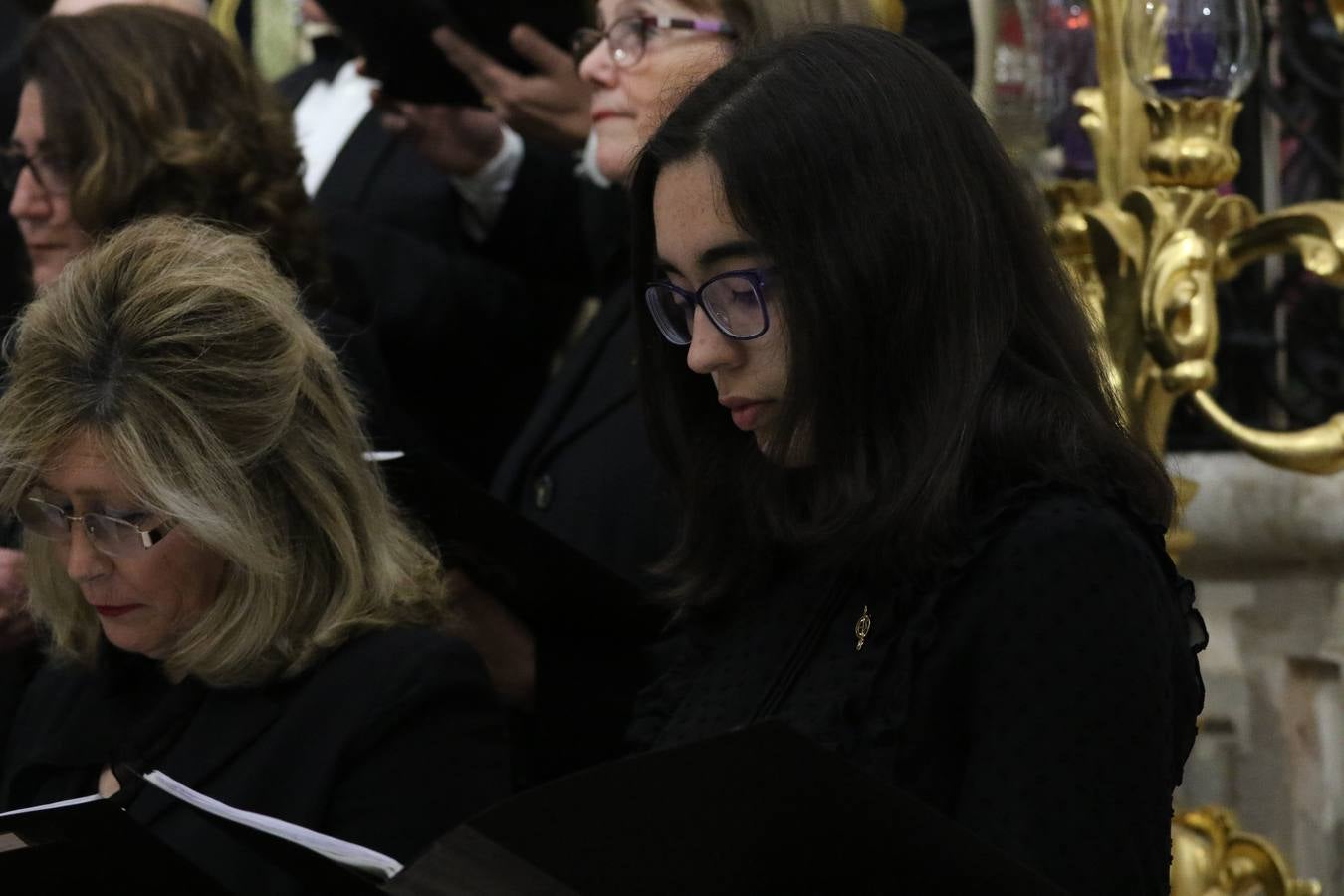 El templo patronal de San Bartolomé fue escenario, ayer, de una nueva edición del 'Concierto Sacro' que ofreció la Coral de la Escuela Municipal de Música y el Coro infantil de la misma, organizado por el Ayuntamiento del municipio con la colaboración de la Parroquia de esta ciudad.