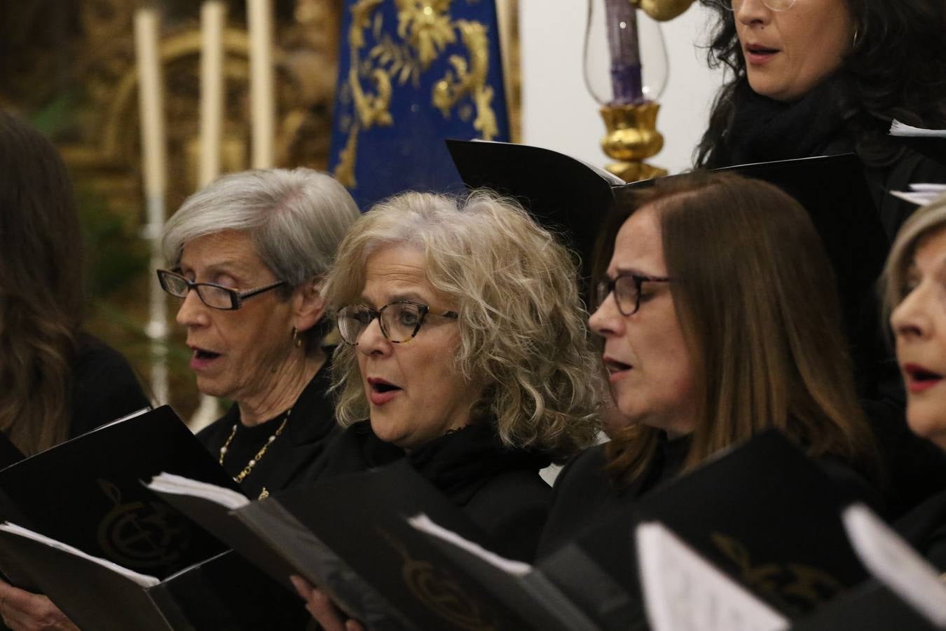 El templo patronal de San Bartolomé fue escenario, ayer, de una nueva edición del 'Concierto Sacro' que ofreció la Coral de la Escuela Municipal de Música y el Coro infantil de la misma, organizado por el Ayuntamiento del municipio con la colaboración de la Parroquia de esta ciudad.