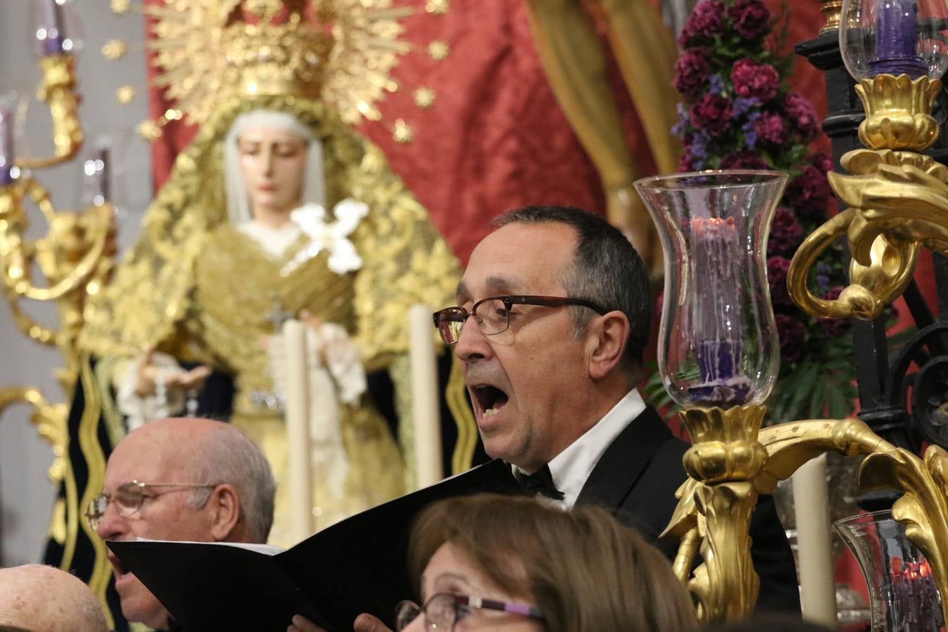 El templo patronal de San Bartolomé fue escenario, ayer, de una nueva edición del 'Concierto Sacro' que ofreció la Coral de la Escuela Municipal de Música y el Coro infantil de la misma, organizado por el Ayuntamiento del municipio con la colaboración de la Parroquia de esta ciudad.