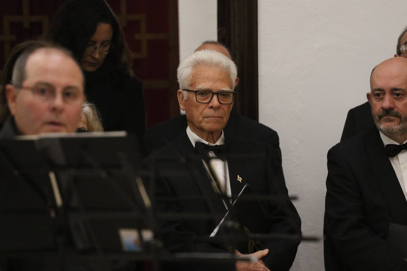 El templo patronal de San Bartolomé fue escenario, ayer, de una nueva edición del 'Concierto Sacro' que ofreció la Coral de la Escuela Municipal de Música y el Coro infantil de la misma, organizado por el Ayuntamiento del municipio con la colaboración de la Parroquia de esta ciudad.