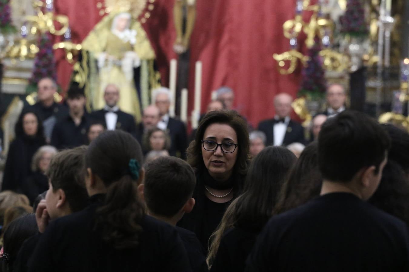 El templo patronal de San Bartolomé fue escenario, ayer, de una nueva edición del 'Concierto Sacro' que ofreció la Coral de la Escuela Municipal de Música y el Coro infantil de la misma, organizado por el Ayuntamiento del municipio con la colaboración de la Parroquia de esta ciudad.
