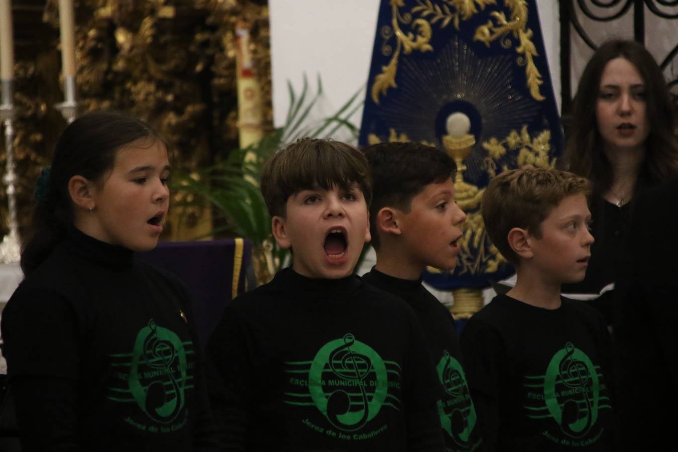 El templo patronal de San Bartolomé fue escenario, ayer, de una nueva edición del 'Concierto Sacro' que ofreció la Coral de la Escuela Municipal de Música y el Coro infantil de la misma, organizado por el Ayuntamiento del municipio con la colaboración de la Parroquia de esta ciudad.