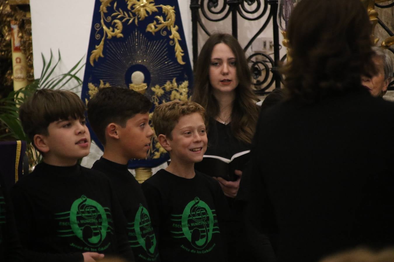 El templo patronal de San Bartolomé fue escenario, ayer, de una nueva edición del 'Concierto Sacro' que ofreció la Coral de la Escuela Municipal de Música y el Coro infantil de la misma, organizado por el Ayuntamiento del municipio con la colaboración de la Parroquia de esta ciudad.