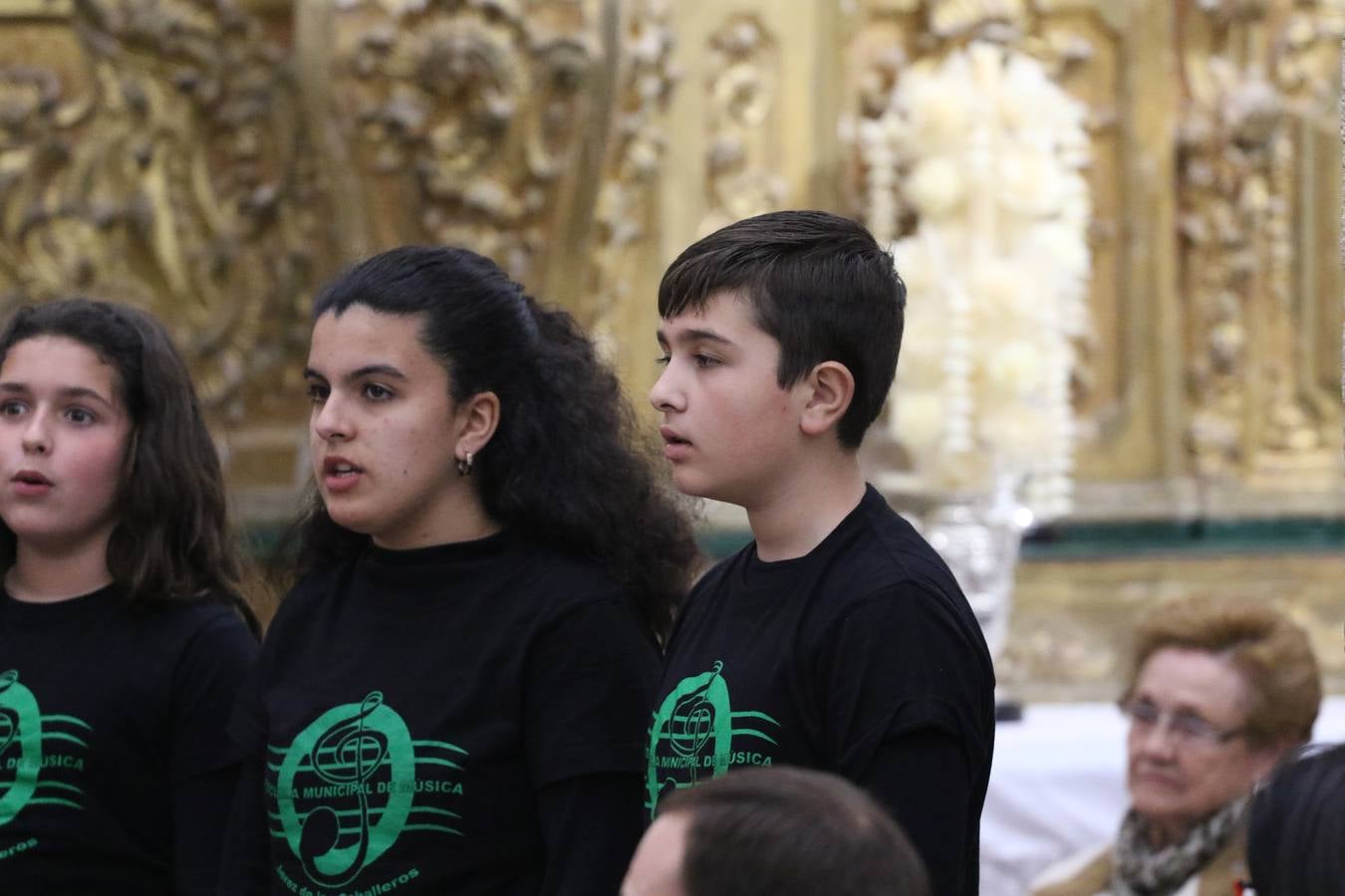 El templo patronal de San Bartolomé fue escenario, ayer, de una nueva edición del 'Concierto Sacro' que ofreció la Coral de la Escuela Municipal de Música y el Coro infantil de la misma, organizado por el Ayuntamiento del municipio con la colaboración de la Parroquia de esta ciudad.