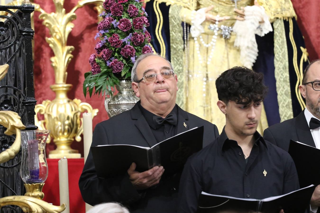El templo patronal de San Bartolomé fue escenario, ayer, de una nueva edición del 'Concierto Sacro' que ofreció la Coral de la Escuela Municipal de Música y el Coro infantil de la misma, organizado por el Ayuntamiento del municipio con la colaboración de la Parroquia de esta ciudad.