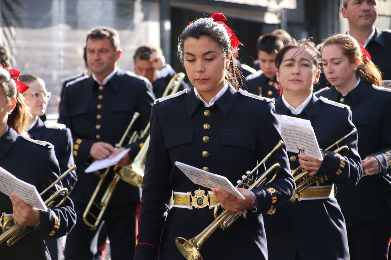 El Cine-teatro Balboa acogió, ayer, la sexta edición del 'Certamen de Bandas Solidario', organizado por la Junta de Cofradías de la Semana Santa de Jerez de los Caballeros. Un Certamen que, gracias a la participación de las distintas agrupaciones musicales del municipio y del Valle de Santa Ana, consiguió recaudar 375 euros y 36 kilos a beneficio del Almacén de Alimentos que Cruz Roja gestiona en Jerez. 