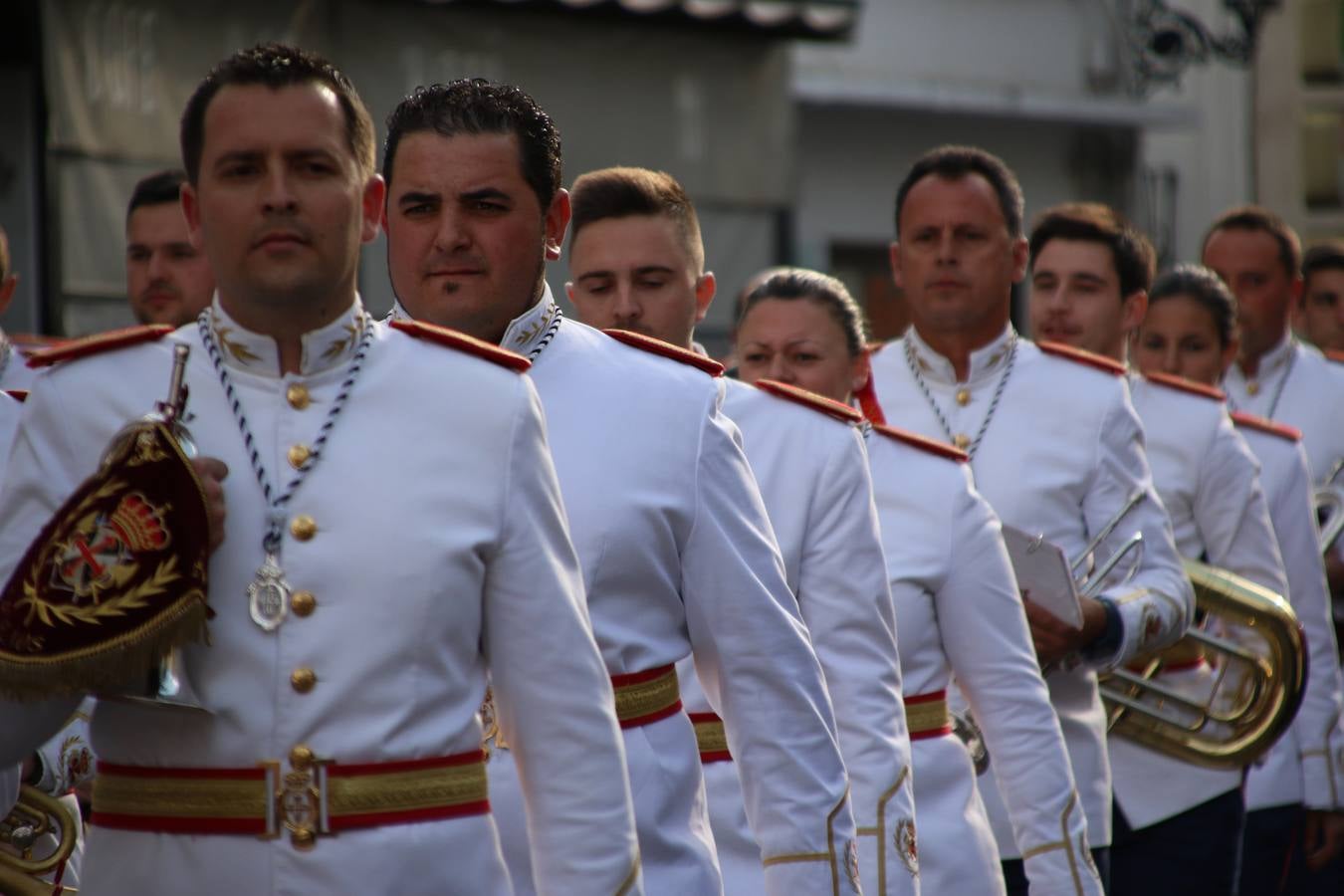 El Cine-teatro Balboa acogió, ayer, la sexta edición del 'Certamen de Bandas Solidario', organizado por la Junta de Cofradías de la Semana Santa de Jerez de los Caballeros. Un Certamen que, gracias a la participación de las distintas agrupaciones musicales del municipio y del Valle de Santa Ana, consiguió recaudar 375 euros y 36 kilos a beneficio del Almacén de Alimentos que Cruz Roja gestiona en Jerez. 