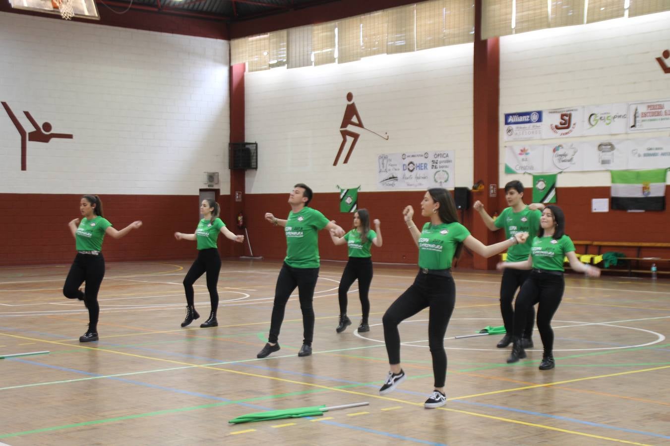 Por segunda temporada consecutiva, el Jerez Futsal ha logrado hacerse con el título de campeón de la Copa de Extremadura tras otra espectacular final, ante el Cáceres Universidad al que ha vencido 6-4, esta vez en su casa, ante su incondicional afición que ha vivido esta 'final four' con intensidad y mucha alegría, finalmente.
