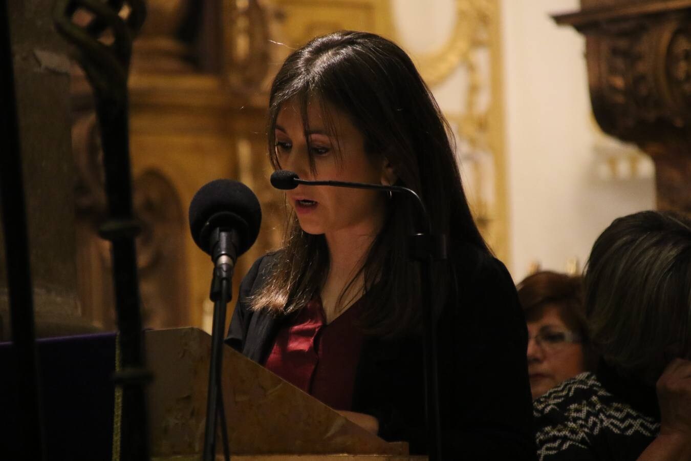 La Iglesia de San Miguel Arcángel se convirtió, un año más, en el escenario de la entrega de los premios 'Cruz de Guía' y 'Caballero Cofrade'. Premios que ensalzan el amor, la entrega, el sentimiento cofrade y el compromiso que distintos jerezanos y jerezanas sienten por la Semana Mayor del municipio. 