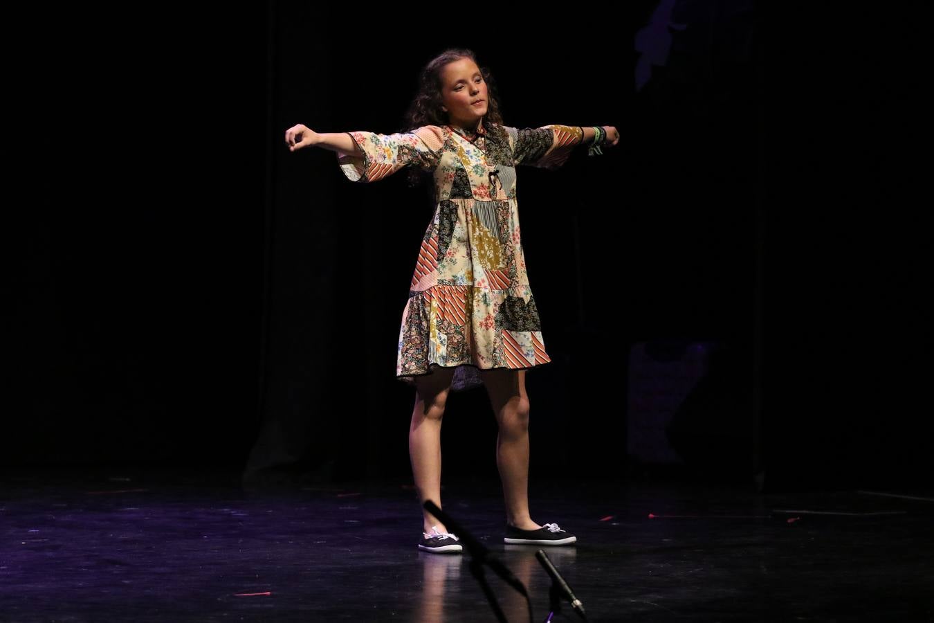 Los alumnos y alumnas de sexto de primaria del C. E. I. P. 'El Rodeo' representaron, ayer, la obra teatral benéfica 'Náufragos, el paraíso perdido', obra de Juan Miguel López Vázquez. La entrada tuvo un precio simbólico de 2 euros que irá destinado a Cruz Roja y 'Andade'. Este sábado, 6 de abril, volverán a representar la citada obra en el Cine-Teatro Balboa, a las 19:30 horas.