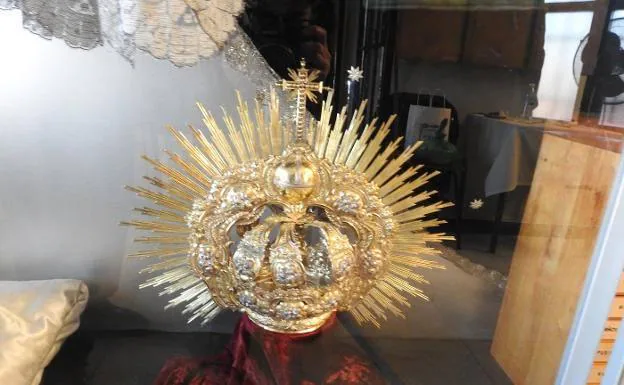 Corona de la Virgen del Rosario de Jerez, donada por el industrial Alfonso Gallardo.