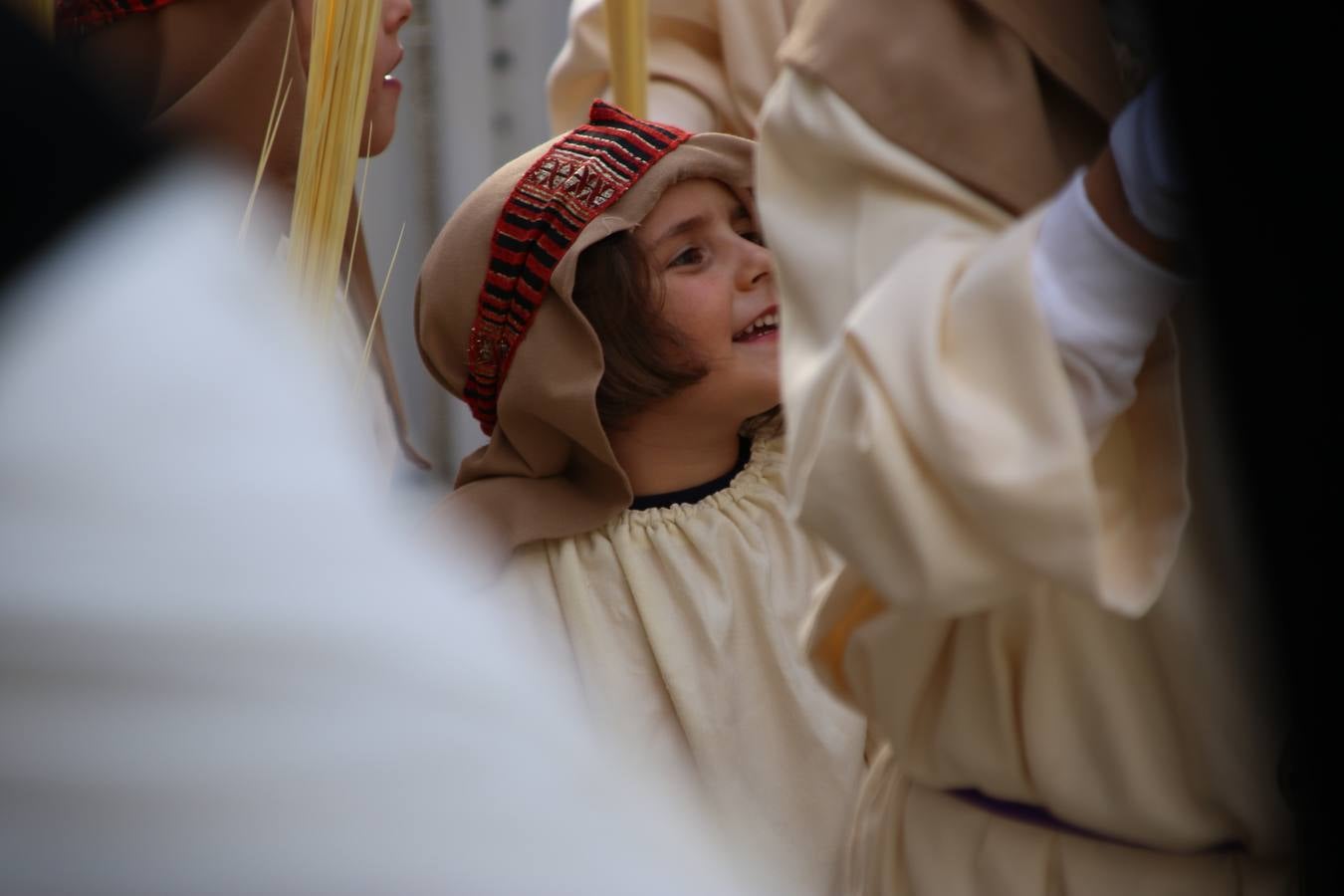 Jerez de los Caballeros vivió, ayer, sus primeros pálpitos de alegría y emoción al paso de 'La Borriquita' y 'Nuestra Señora del Rosario'. La Cofradía de 'Santo Domingo de Guzmán y Nuestra Señora del Rosario' fue la encargada de abrir los desfiles procesionales de la Semana de Pasión jerezana, convirtiéndose, así, en la primera cofradía en aunar fervor y devoción por las calles del municipio.