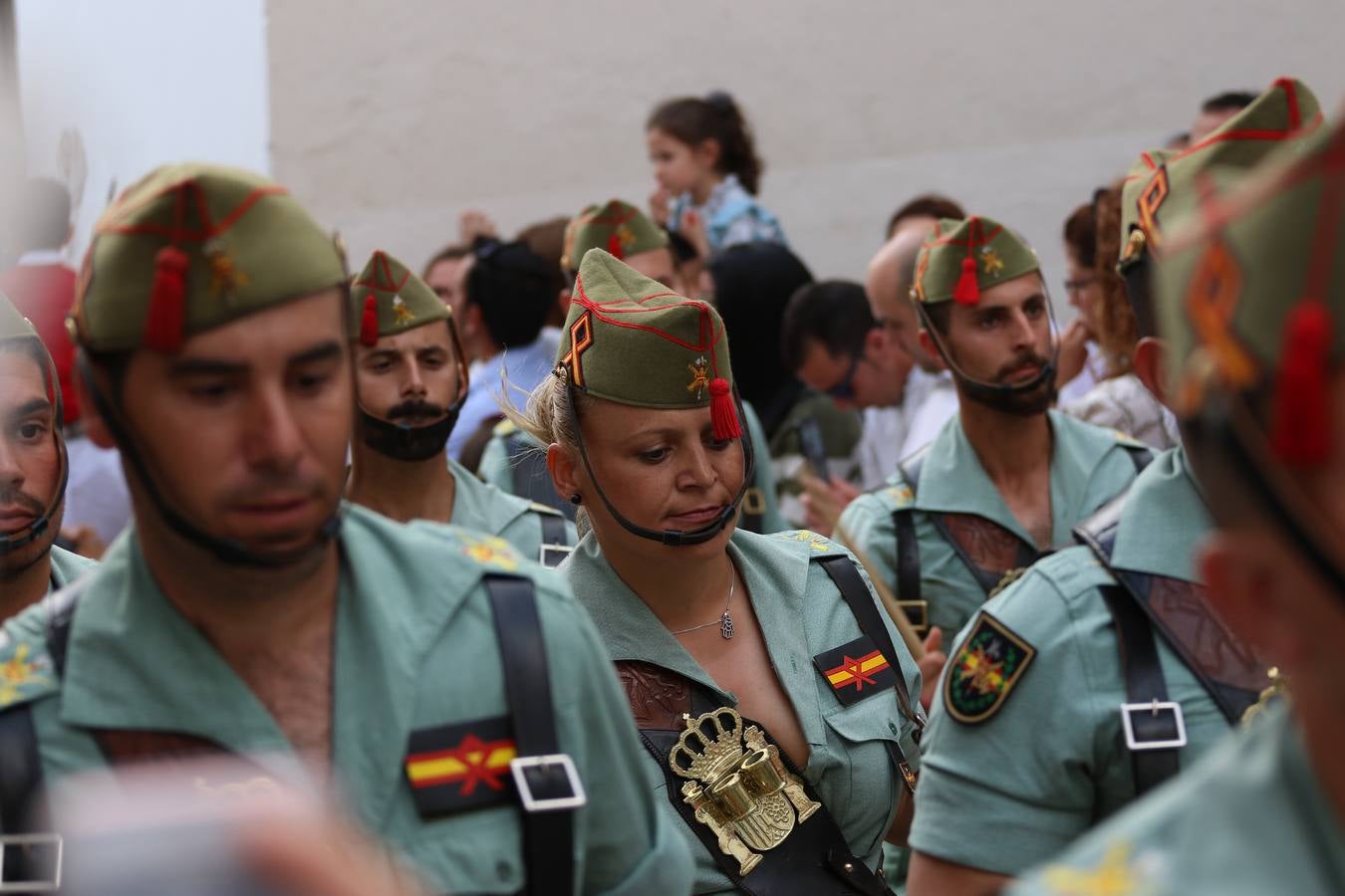 Jerez de los Caballeros vivió, ayer, sus primeros pálpitos de alegría y emoción al paso de 'La Borriquita' y 'Nuestra Señora del Rosario'. La Cofradía de 'Santo Domingo de Guzmán y Nuestra Señora del Rosario' fue la encargada de abrir los desfiles procesionales de la Semana de Pasión jerezana, convirtiéndose, así, en la primera cofradía en aunar fervor y devoción por las calles del municipio.