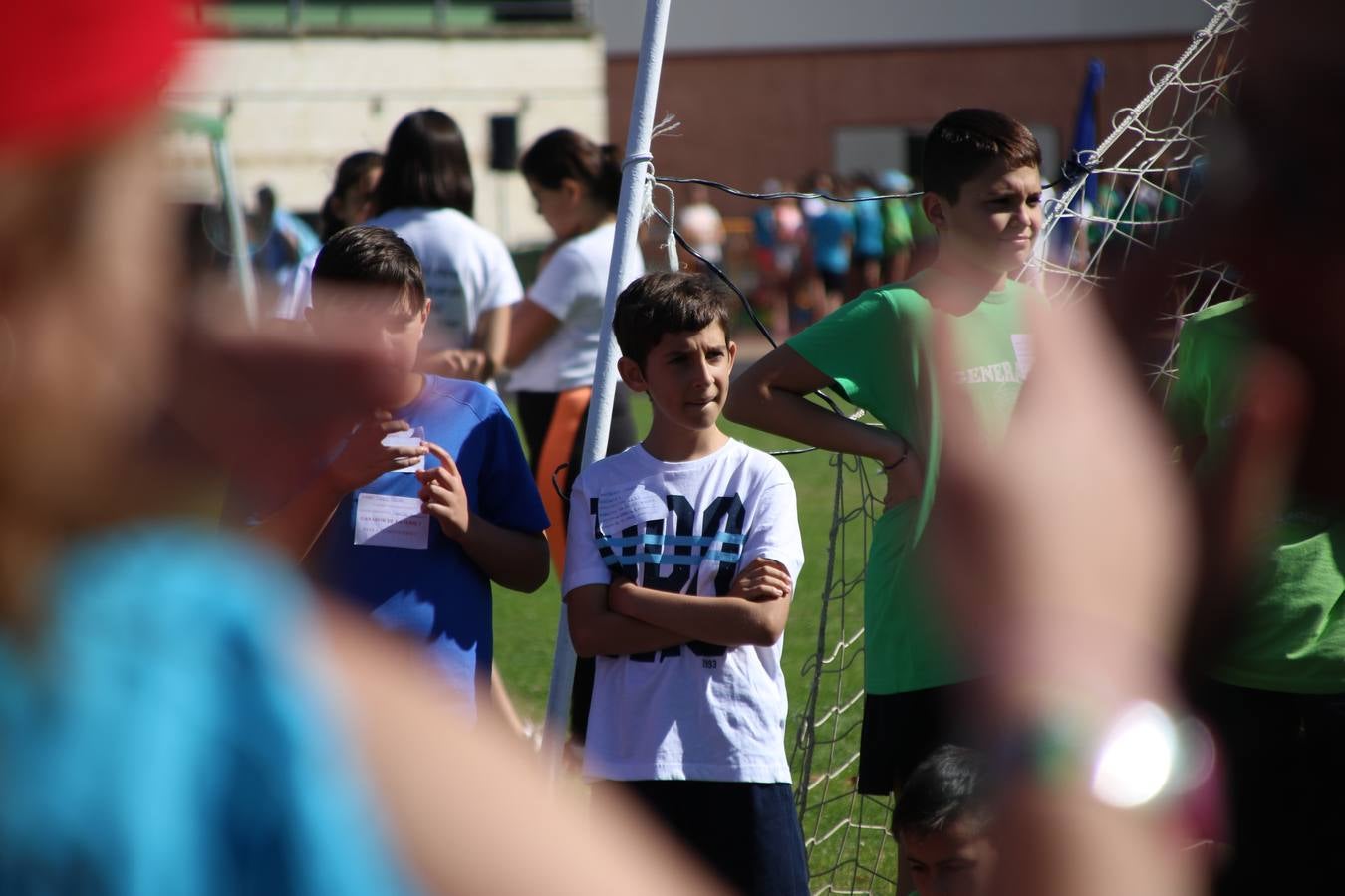 La Ciudad Deportiva 'Manuel Calzado' ha acogido, esta mañana, la celebración de la IV Convivencia Deportiva de Primaria, organizada por el Centro de Profesores y Recursos de esta ciudad con el apoyo del Ayuntamiento de Jerez, la Junta de Extremadura, la Diputación de Badajoz y la Fundación 'Alfonso Gallardo'. Más de 750 escolares de 15 colegios han disfrutado de esta experiencia deportiva con pruebas de atletismo, lanzamiento de peso, salto de altura, salto de longitud y lanzamiento de jabalina.