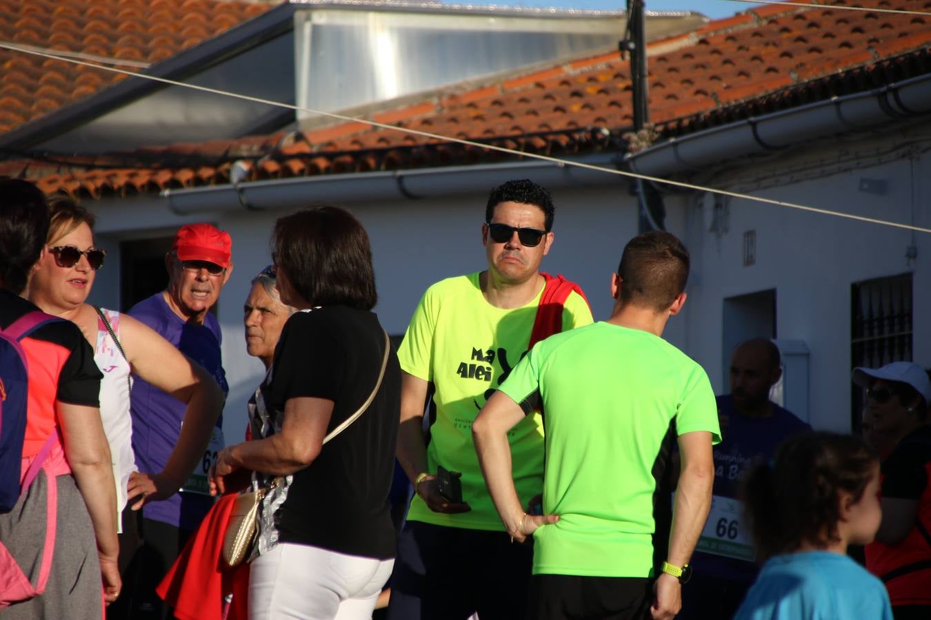 La Bazana acogió, ayer, la tercera edición de la carrera popular Juan José Galván Méndez 'Juanito'. Antonio Grillo Sánchez y María Dolores Pons Díaz fueron los vencedores de la prueba absoluta. La cita consiguió recaudar 405 euros que se destinarán, nuevamente, a la Asociación 'Todos contra la Histiocitosis'.