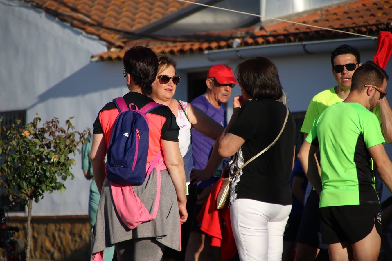 La Bazana acogió, ayer, la tercera edición de la carrera popular Juan José Galván Méndez 'Juanito'. Antonio Grillo Sánchez y María Dolores Pons Díaz fueron los vencedores de la prueba absoluta. La cita consiguió recaudar 405 euros que se destinarán, nuevamente, a la Asociación 'Todos contra la Histiocitosis'.