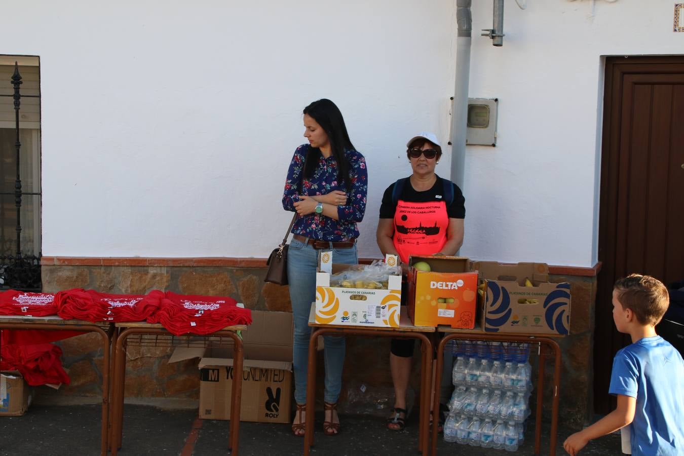 La Bazana acogió, ayer, la tercera edición de la carrera popular Juan José Galván Méndez 'Juanito'. Antonio Grillo Sánchez y María Dolores Pons Díaz fueron los vencedores de la prueba absoluta. La cita consiguió recaudar 405 euros que se destinarán, nuevamente, a la Asociación 'Todos contra la Histiocitosis'.