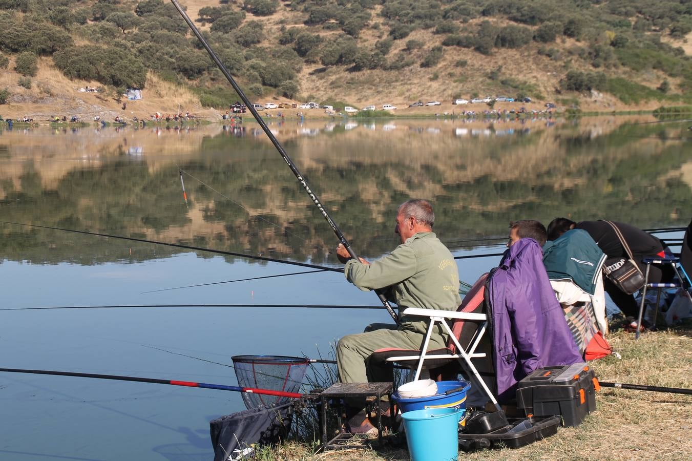 Buen ambiente pero pocas tencas en el 301 aniversario del Concurso tradicional de Pesca 'Charca de la Albuera' que se ha celebrado este domingo 2 de junio en el enclave natural del que toma su nombre. esta cita organizada por la Sociedad de Pesca Balboa. Francisco Pérez Caballo con una captura de 11.380 gramos ha sido el ganador de esta edición. 