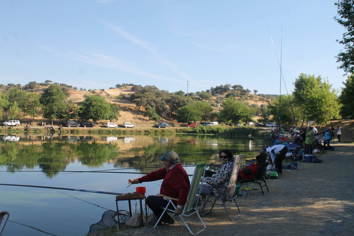 Buen ambiente pero pocas tencas en el 301 aniversario del Concurso tradicional de Pesca 'Charca de la Albuera' que se ha celebrado este domingo 2 de junio en el enclave natural del que toma su nombre. esta cita organizada por la Sociedad de Pesca Balboa. Francisco Pérez Caballo con una captura de 11.380 gramos ha sido el ganador de esta edición. 