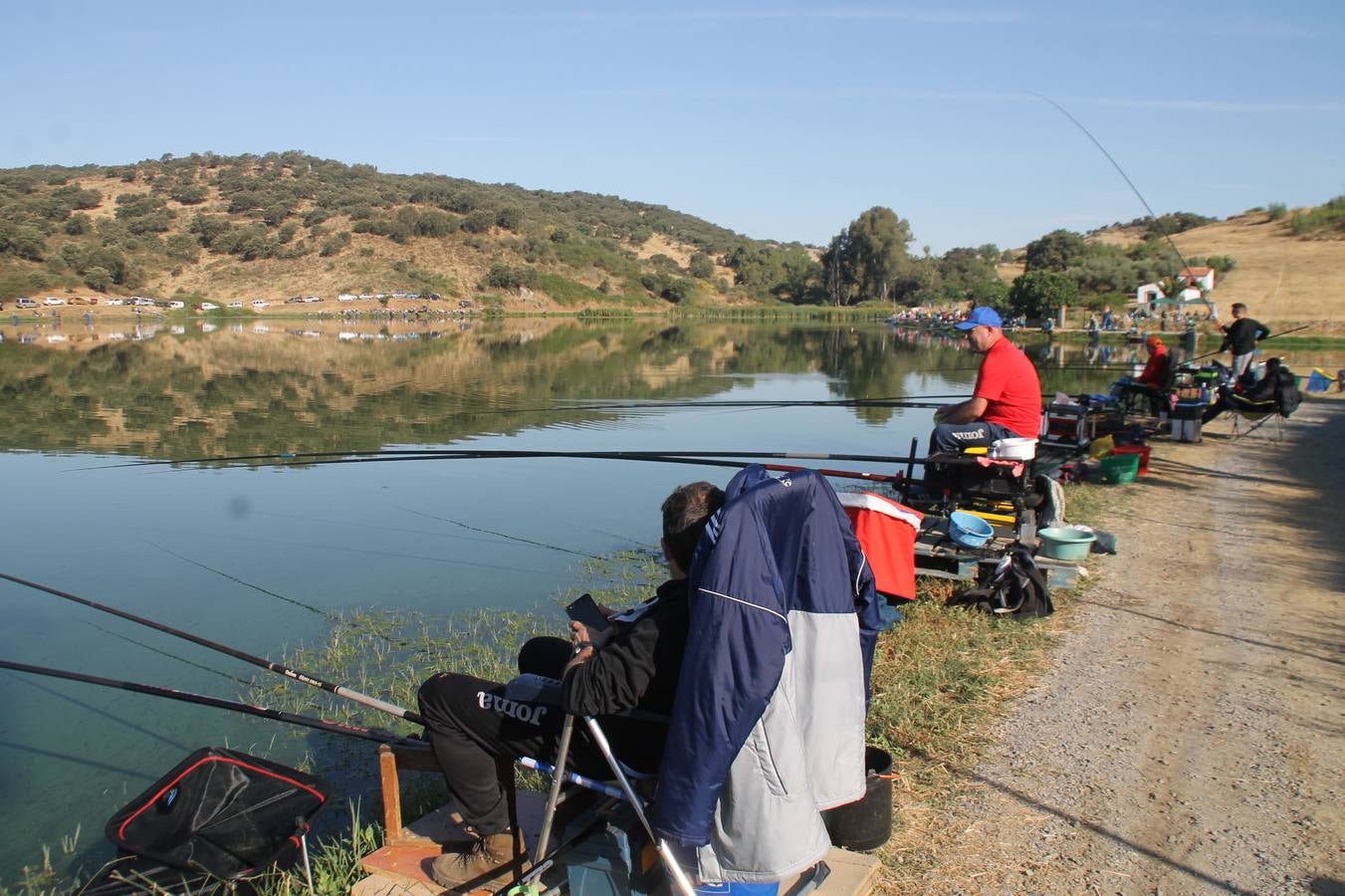 Buen ambiente pero pocas tencas en el 301 aniversario del Concurso tradicional de Pesca 'Charca de la Albuera' que se ha celebrado este domingo 2 de junio en el enclave natural del que toma su nombre. esta cita organizada por la Sociedad de Pesca Balboa. Francisco Pérez Caballo con una captura de 11.380 gramos ha sido el ganador de esta edición. 