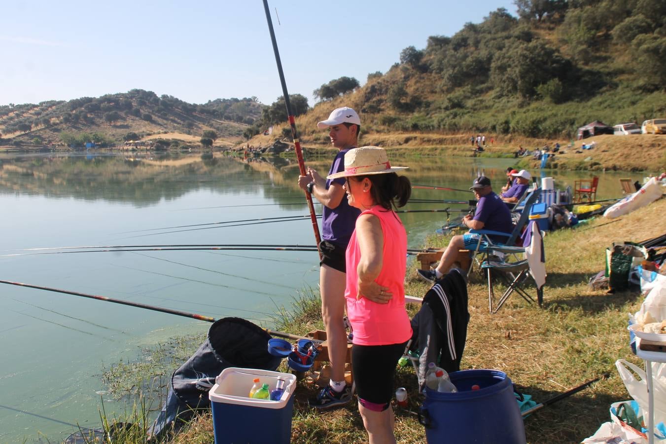 Buen ambiente pero pocas tencas en el 301 aniversario del Concurso tradicional de Pesca 'Charca de la Albuera' que se ha celebrado este domingo 2 de junio en el enclave natural del que toma su nombre. esta cita organizada por la Sociedad de Pesca Balboa. Francisco Pérez Caballo con una captura de 11.380 gramos ha sido el ganador de esta edición. 