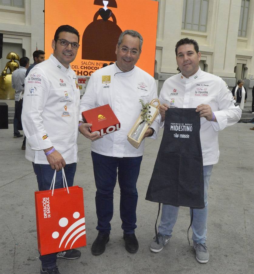 El pastelero villanovense Juan Antonio Parejo y el cocinero jerezano Tomás Carbonero han regresado «con muy buenas sensaciones y mejores expectativas» de la segunda edición del Salón Internacional del Chocolate de Madrid, celebrado el pasado fin de semana en el Palacio de Cibeles de la capital madrileña.