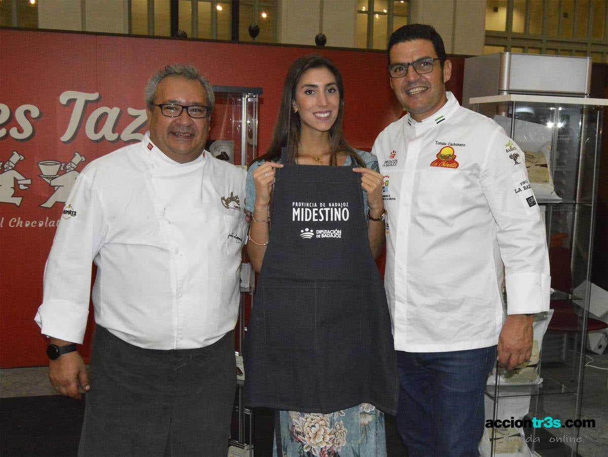 El pastelero villanovense Juan Antonio Parejo y el cocinero jerezano Tomás Carbonero han regresado «con muy buenas sensaciones y mejores expectativas» de la segunda edición del Salón Internacional del Chocolate de Madrid, celebrado el pasado fin de semana en el Palacio de Cibeles de la capital madrileña.
