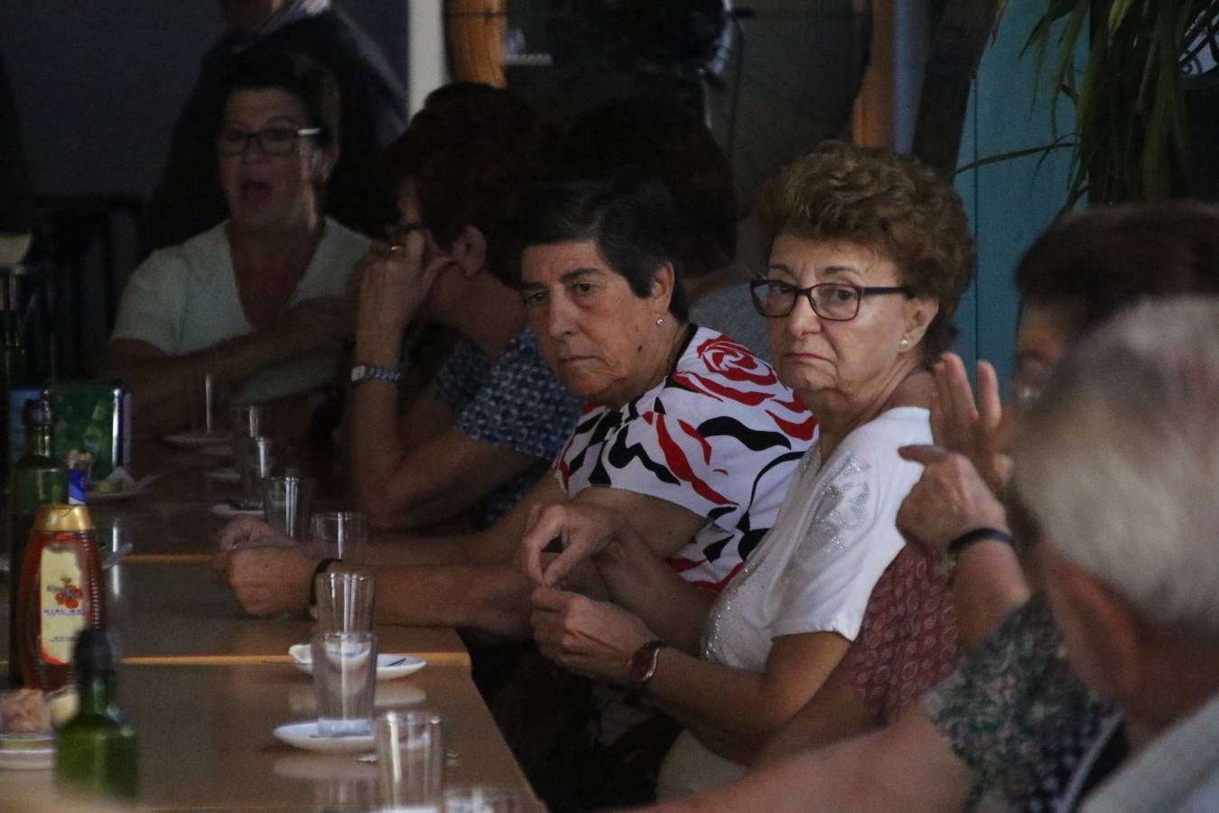 Jerez de los Caballeros celebra la 'Semana del Mayor' con un amplio programa de actividades, organizado por el Ayuntamiento del municipio con la colaboración del Hogar de Mayores 'Mari Sousa', Cruz Roja y Academia de Salvador y Rosa.El Hogar de Mayores 'Mari Sousa' se convertirá, así, en escenario de talleres, charlas, actividades lúdicas y para la salud. Las citadas actividades han dado comienzo, esta mañana, con la celebración de un desayuno saludable.