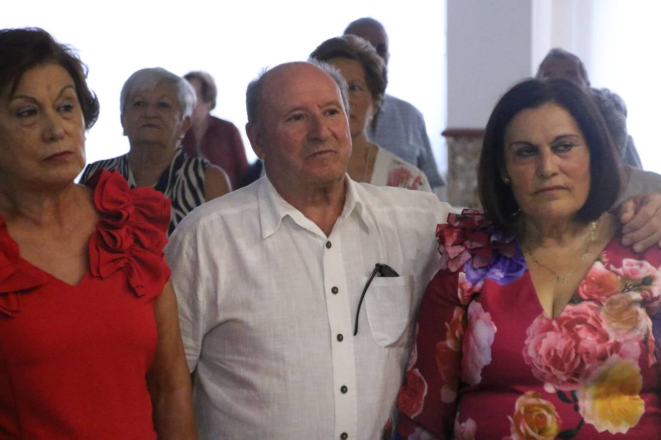 El Hogar de Mayores 'Mari Sousa' de Jerez de los Caballeros celebró, ayer, su XVII Aniversario con una comida y convivencia en el hotel restaurante 'Oasis'. La cita sirvió de marco para homenajear a 7 parejas que, este año, celebran sus bodas de oro.