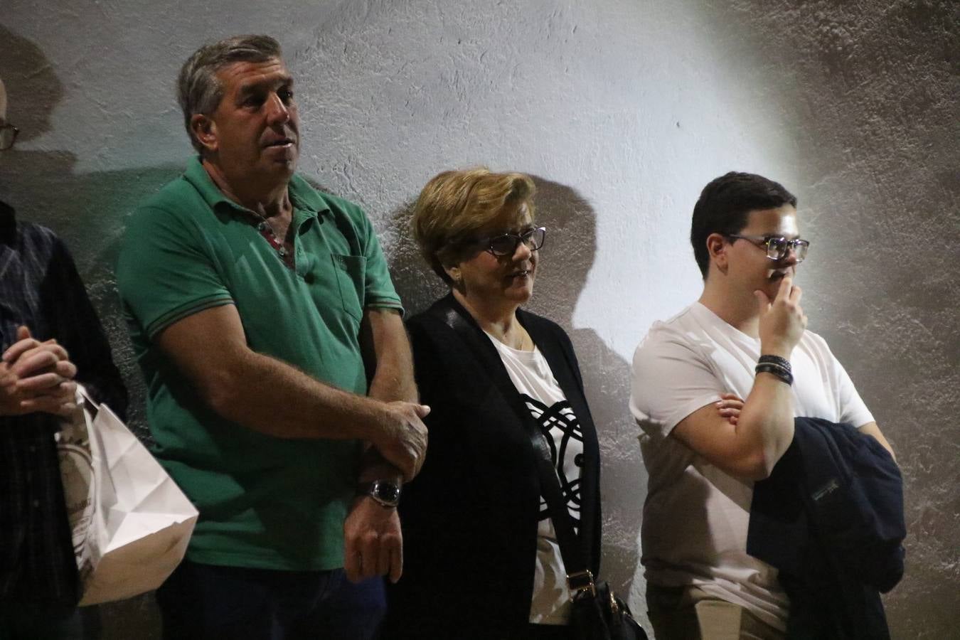 Jerez de los Caballeros celebra la tercera edición de su 'Noche en Blanco' con exposiciones, visitas turísticas, baile, cata de vinos, poesía, conciertos y talleres llenando de ocio, historia y arte diferentes rincones del municipio.