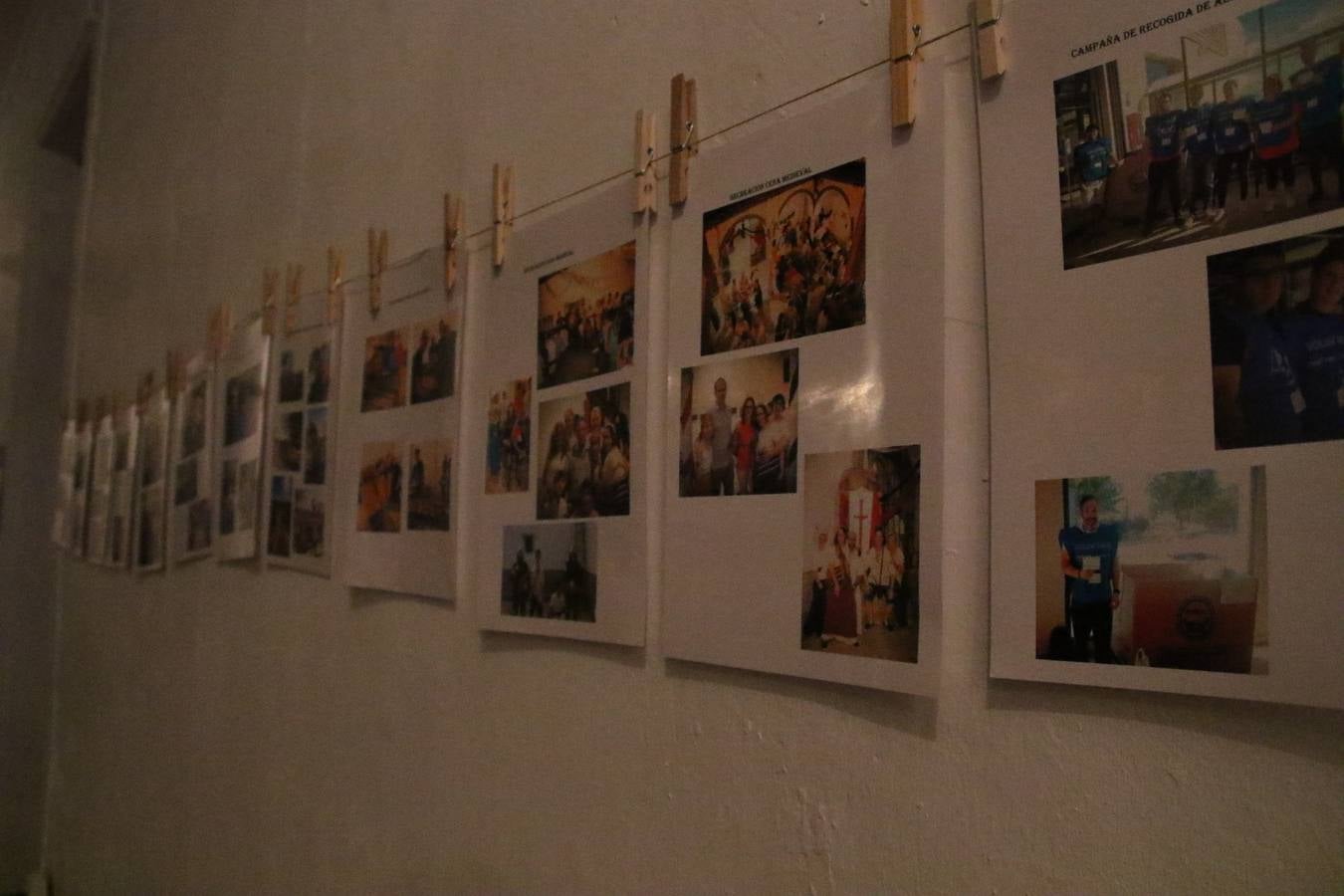 Jerez de los Caballeros celebra la tercera edición de su 'Noche en Blanco' con exposiciones, visitas turísticas, baile, cata de vinos, poesía, conciertos y talleres llenando de ocio, historia y arte diferentes rincones del municipio.