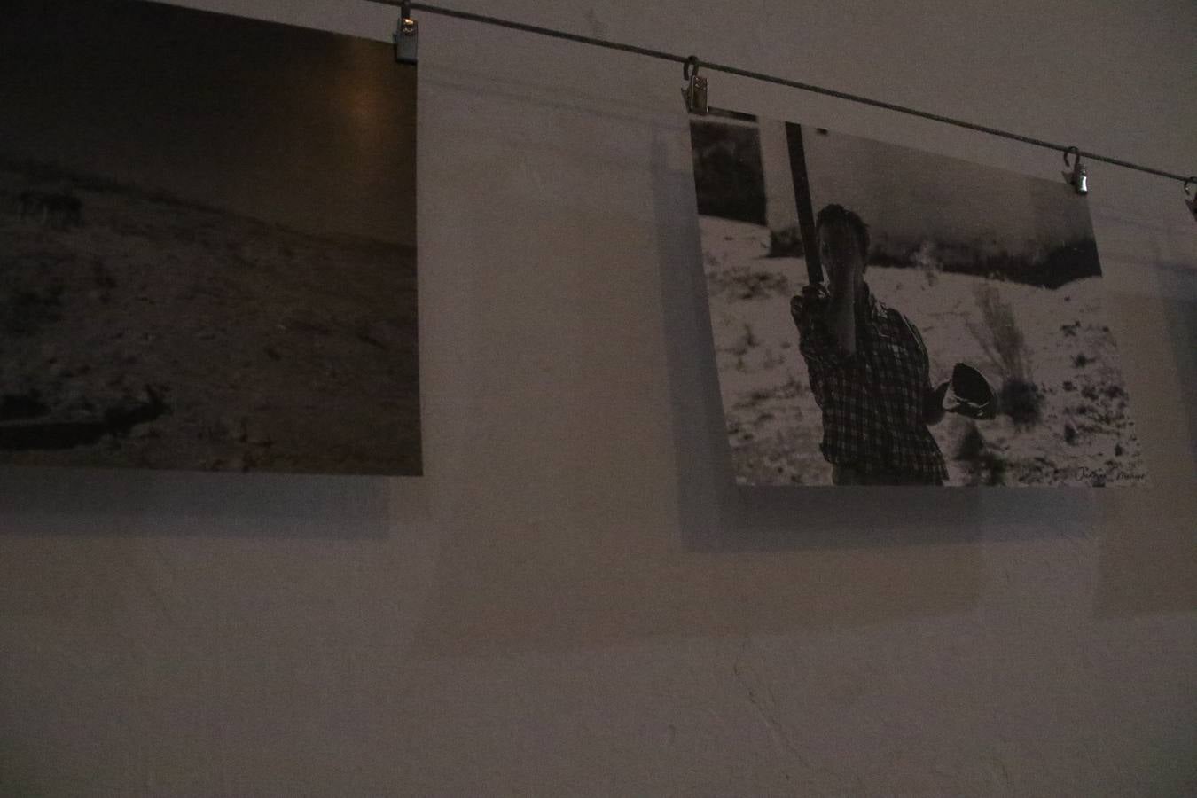 Jerez de los Caballeros celebra la tercera edición de su 'Noche en Blanco' con exposiciones, visitas turísticas, baile, cata de vinos, poesía, conciertos y talleres llenando de ocio, historia y arte diferentes rincones del municipio.