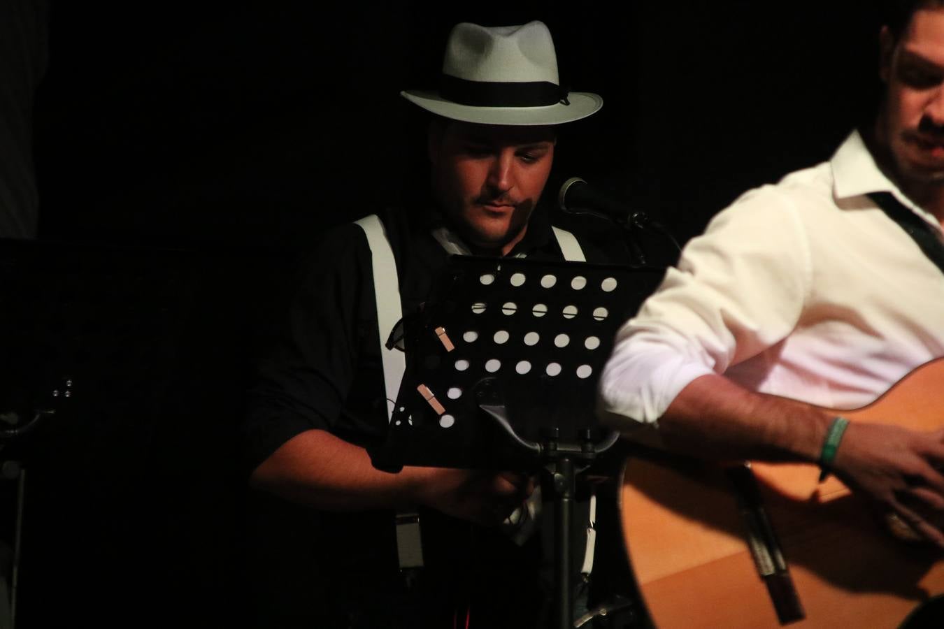 Jerez de los Caballeros celebra la tercera edición de su 'Noche en Blanco' con exposiciones, visitas turísticas, baile, cata de vinos, poesía, conciertos y talleres llenando de ocio, historia y arte diferentes rincones del municipio.