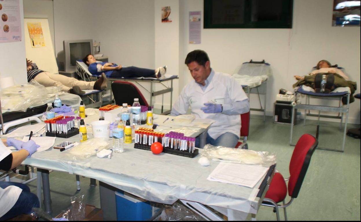 Donantes en el Centro de Salud de Jerez participando en una campaña anterior.