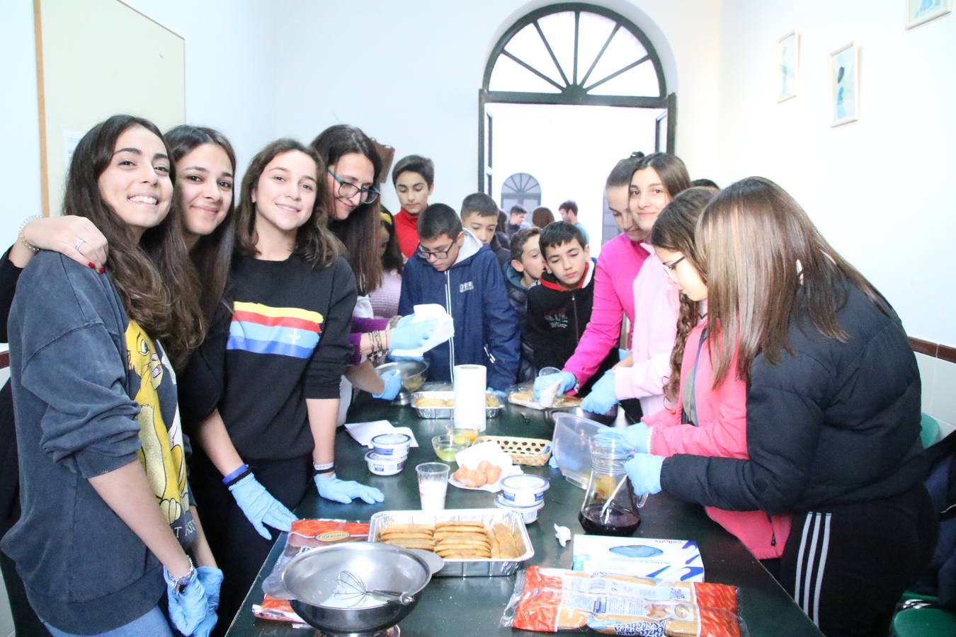 Fotos: Cáritas Parroquial celebra la tercera edición de su 'Tapa Solidaria'